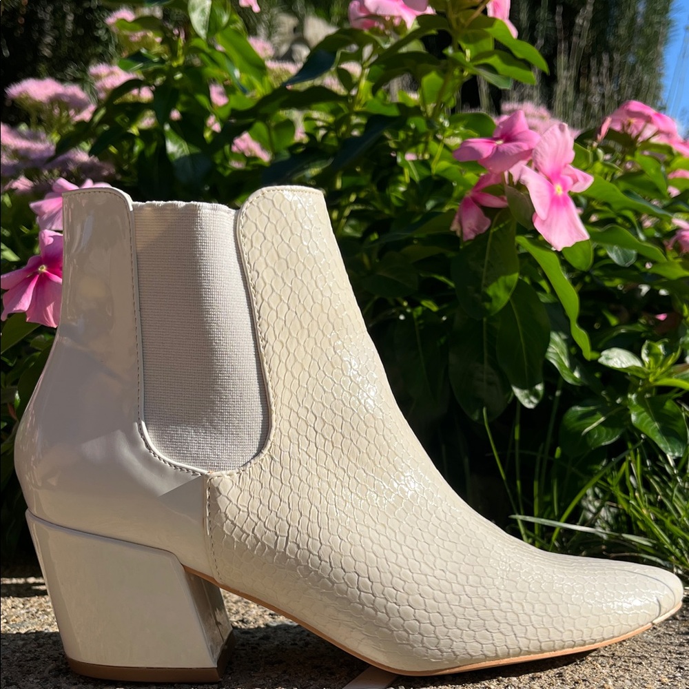 🐍 Vintage Havana Snakeskin Ankle Boots